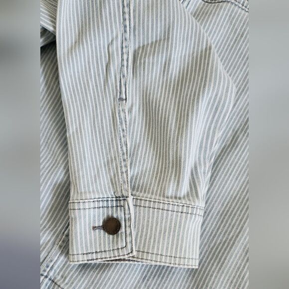 Lane Bryant Light Blue Jean Jacket - Picture 5 of 10